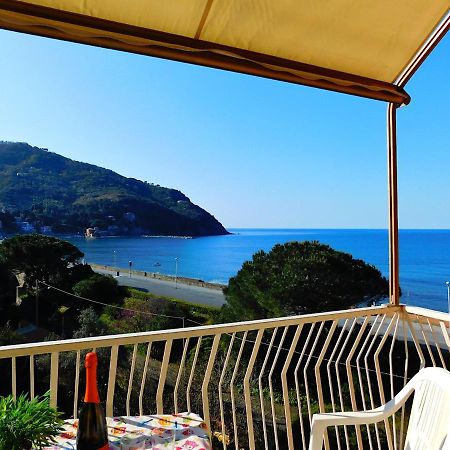 Spazioso Appartamento Vista Mare, Λεβάντο Εξωτερικό φωτογραφία