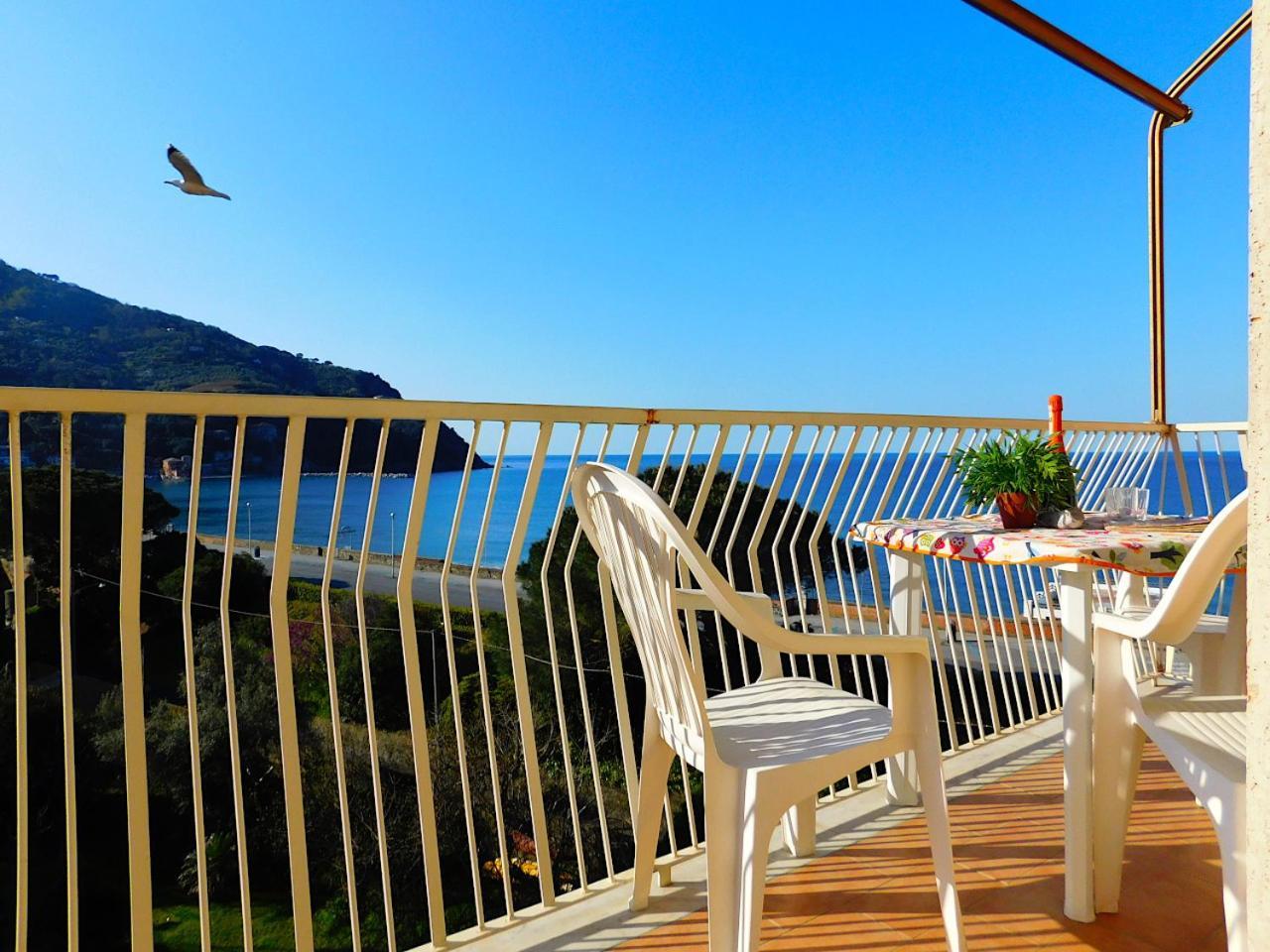 Spazioso Appartamento Vista Mare, Λεβάντο Εξωτερικό φωτογραφία